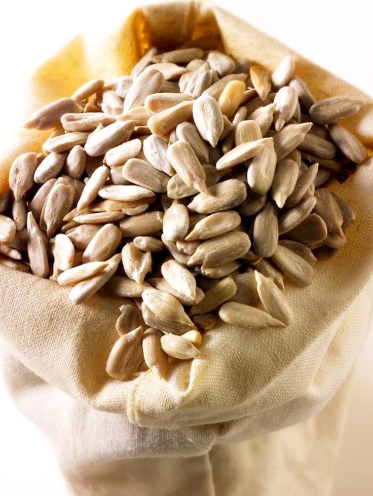 Sunflower Seeds ~20–21g protien – 100gm (roast or soak)